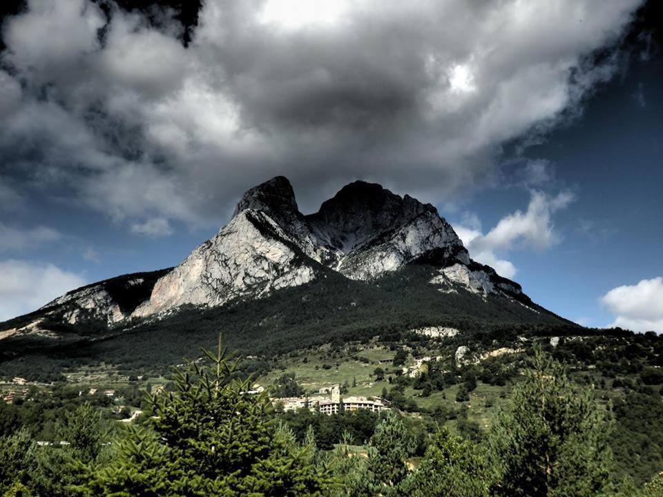 Ensija Pedraforca Apartment Saldes Bagian luar foto